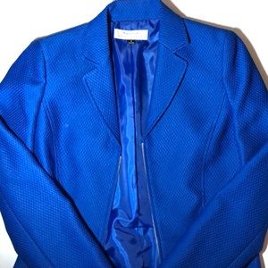 Like new Tahari blue blazer